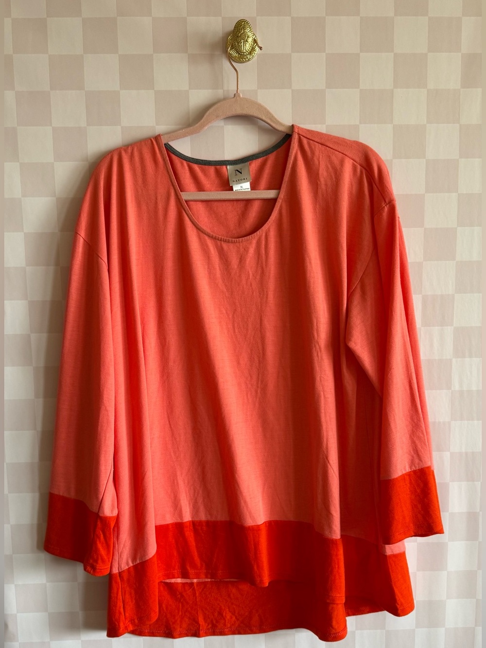👚🦚👡👛👜🌺🩷 
Coral Two-Tone Long-Sleeve Women's Top